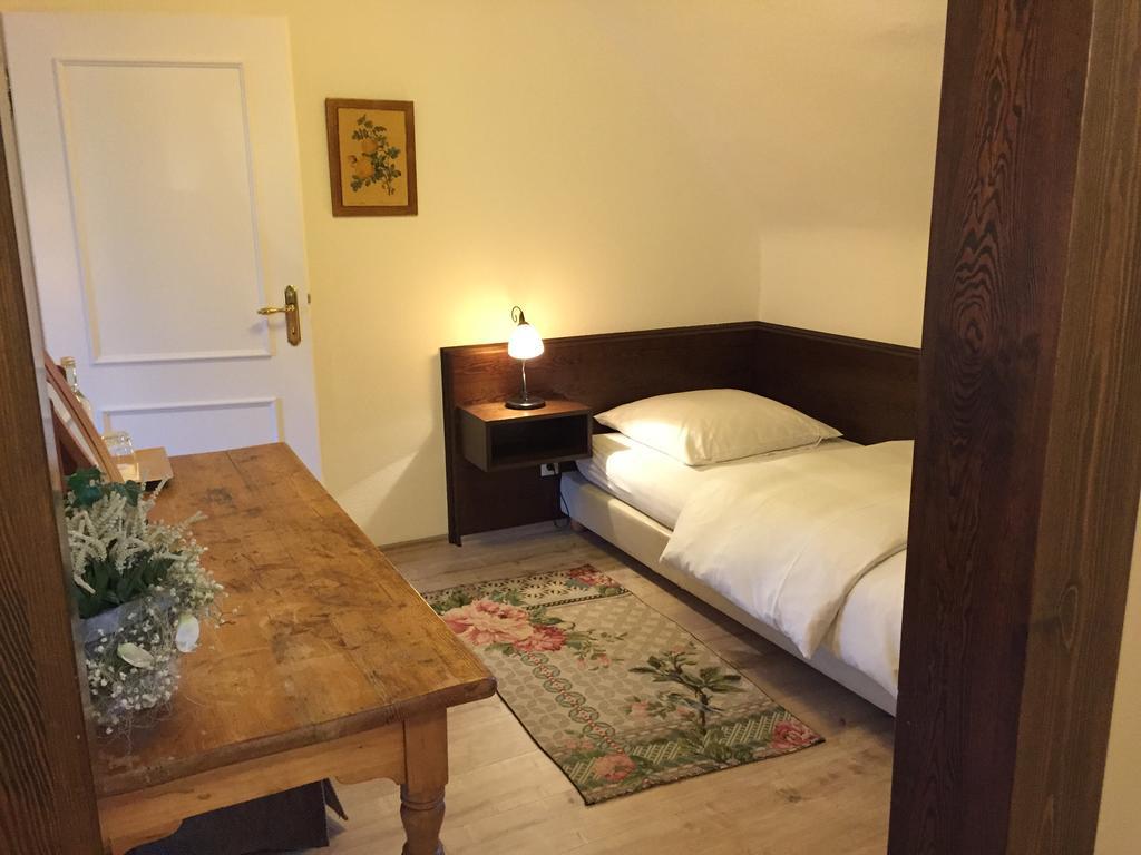 Haus Litzbruck Hotel Düsseldorf Esterno foto