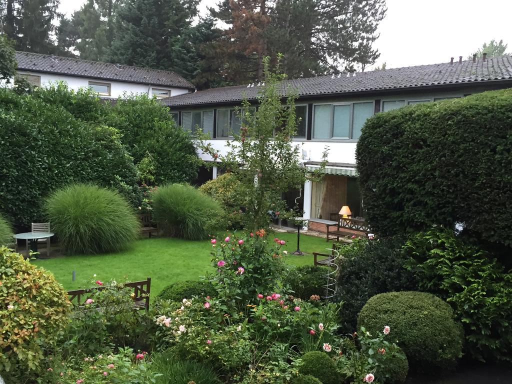 Haus Litzbruck Hotel Düsseldorf Esterno foto