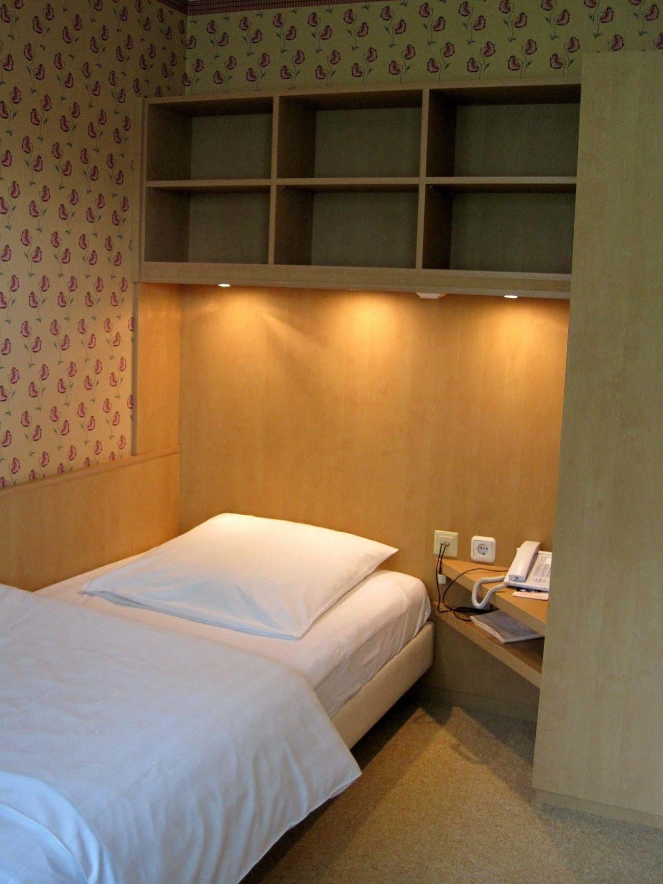 Haus Litzbruck Hotel Düsseldorf Esterno foto